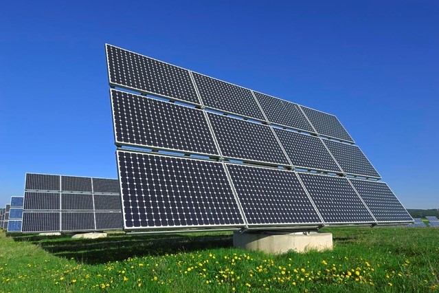 奉新:光伏發(fā)電扶貧 貧困戶種“太陽”獲益