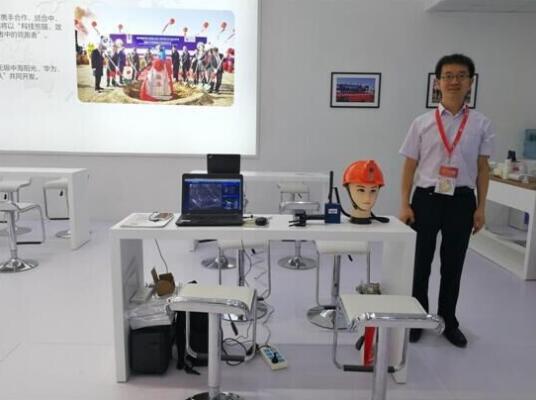 新品發(fā)布，無人機(jī)展示     金鴻泰驚艷亮相SNEC 2017