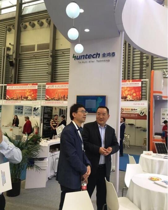 新品發(fā)布，無人機(jī)展示     金鴻泰驚艷亮相SNEC 2017