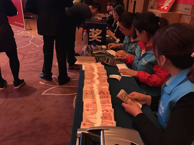 直擊天合光能千縣萬鎮(zhèn)光伏科普行濰坊站：400多人參會，成交1.9MW