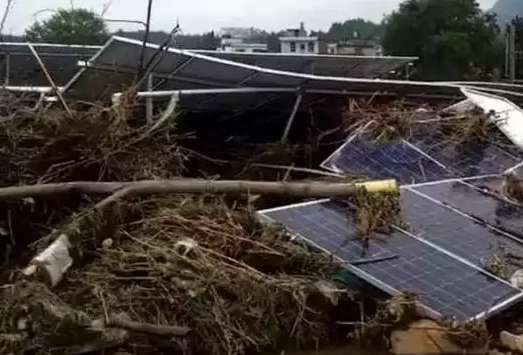 損失百萬(wàn),某光伏電站部分被洪水沖垮
