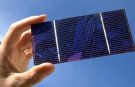 太陽能電池技術(shù)新突破:眼鏡變身手機(jī)充電器